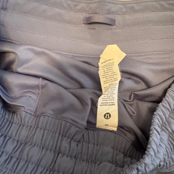 LULULEMON, Hotty Hot Short 4" inseam, blue/grey size 10 - Picture 4 of 4